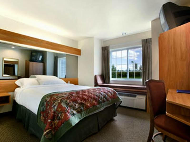 Microtel Inn & Suites By Wyndham Bozeman Bagian luar foto